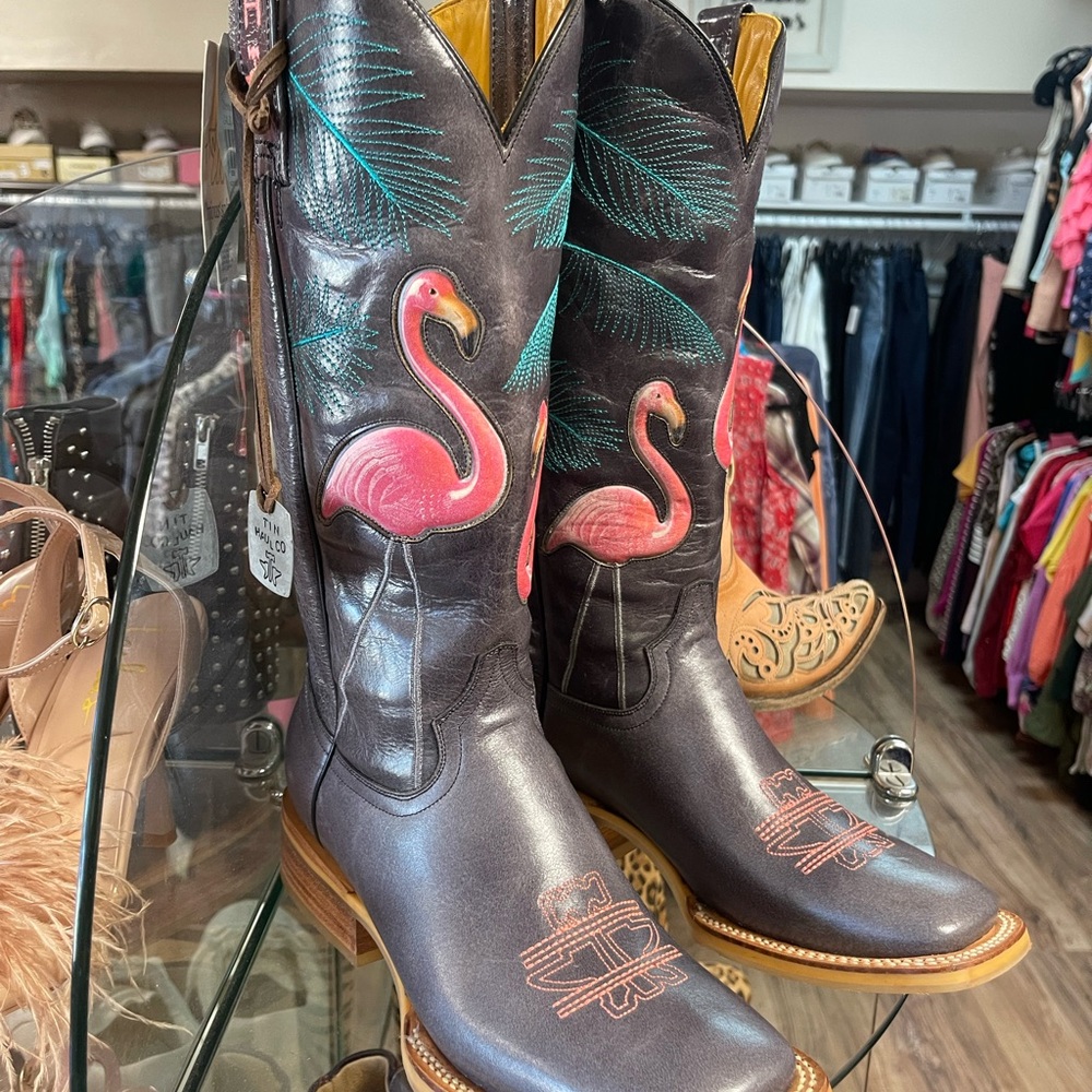 Brand New in box with tags
Tin Haul New Flamingo Embroidered Cowgirl Boots
